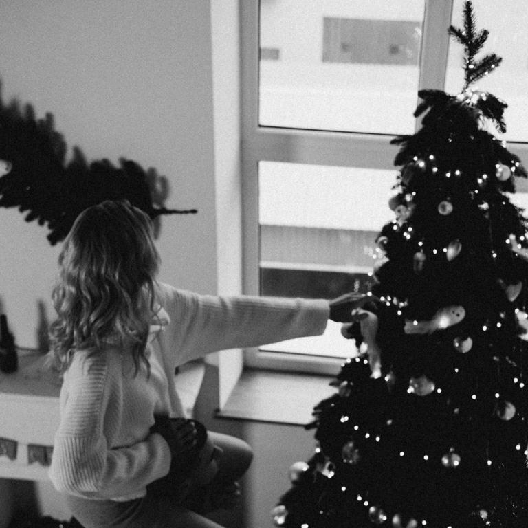 Γιατί τα ζευγάρια τσακώνονται περισσότερο τα Χριστούγεννα, σύμφωνα με την Ψυχολογία