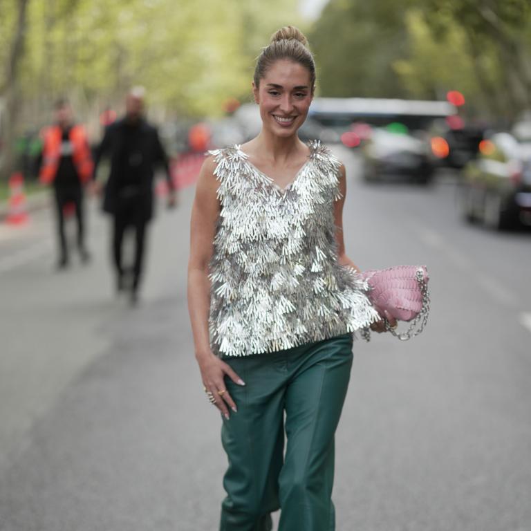 10 party tops για τις φετινές γιορτές που θα μεταμορφώσουν τα festive looks σου