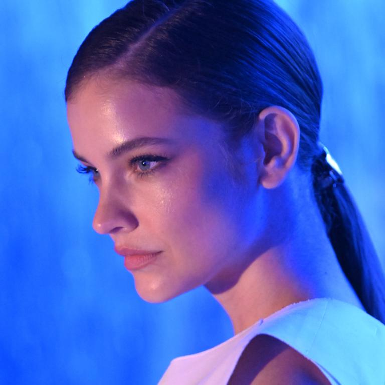 Plasma-Gen: Η μη ενέσιμη θεραπεία που χρειάζεστε για λάμψη πριν τις γιορτές -Τη δοκιμάσαμε στον Δρ. Στέλιο Αγγελίδη