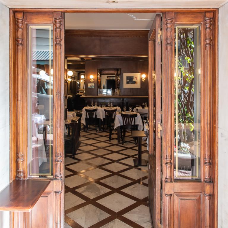 Το ιστορικό Καφενείο 1987 στο Κολωνάκι επαναλειτουργεί