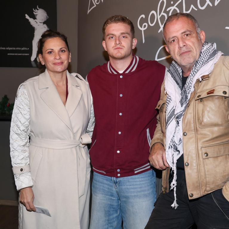 Θεοφανία Παπαθωμά, Αχιλλέας και Πασχάλης Τσαρούχας στο θέατρο