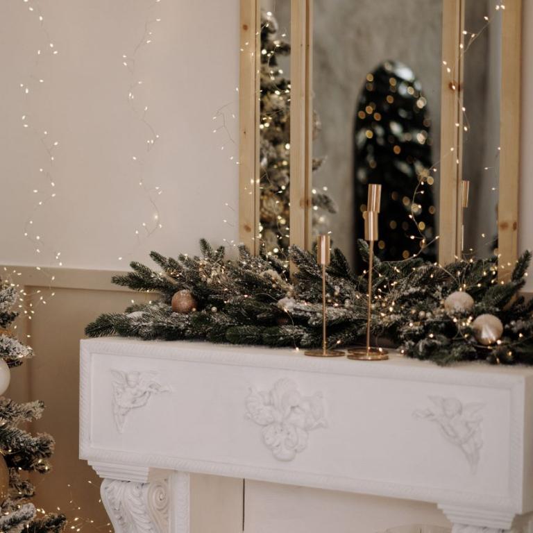 Διακόσμηση τζακιού στις γιορτές