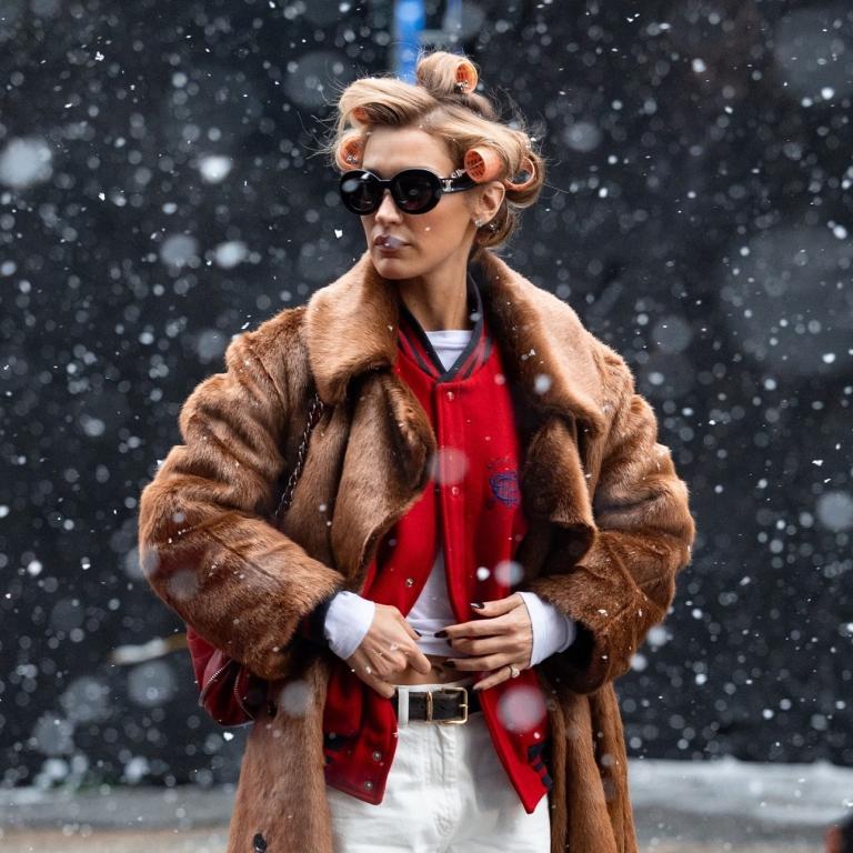 Η Μπέλα Χαντίντ φωτογραφίζεται στο χιόνι/Φωτογραφία: BACKGRID 