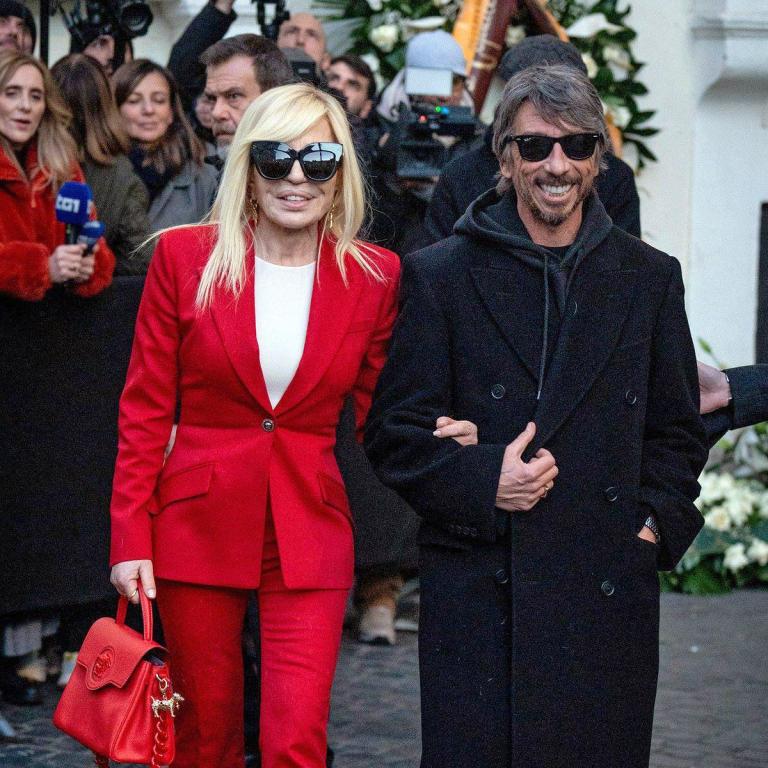 Η Ντονατέλα Βερσάτσε στην κηδεία του Βαλεντίνο