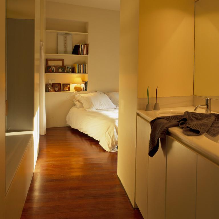 Το ξύλινο πάτωμα φεύγει από την κρεβατοκάμαρα: Τι μπαίνει στη θέση του το 2026