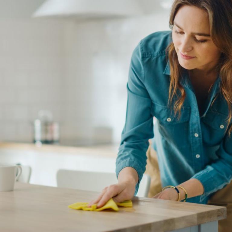 Γιατί κάποιοι καθαρίζουν πάντα το τραπέζι