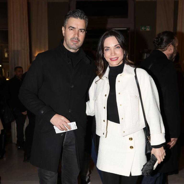 Ο Γιάννης Τσιμιτσέλης και η Κατερίνα Γερονικολού σε κοινή εμφάνιση στο θέατρο