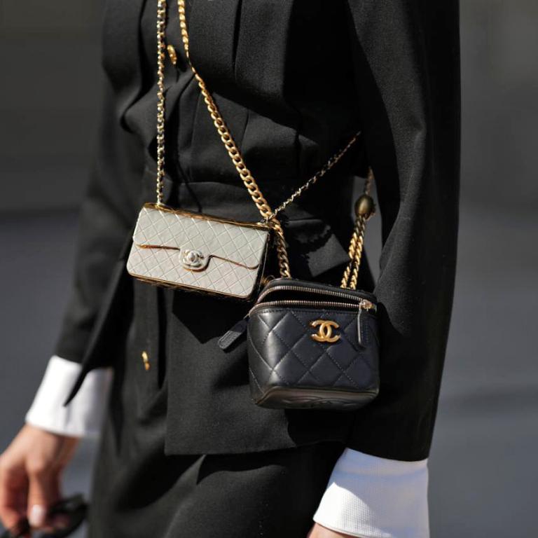 Vanity bags -Οι τσάντες του 2026 θυμίζουν πολυτελή νεσεσέρ