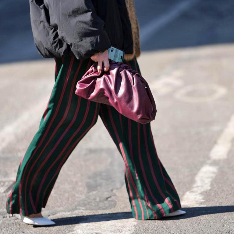 Η αγαπημένη τσάντα των stylists είναι κομψή, πρακτική και φοριέται με όλα