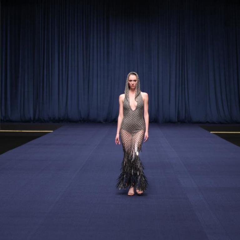 Η συλλογή Krésha Bajaj στην Dubai Fashion Week Φ/Χ 2026–2027. (Φωτογραφία:Getty Images)