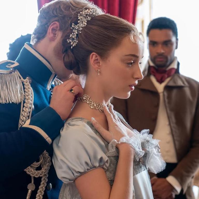 👉 Τα γάντια του “Bridgerton” έχουν βασιλική ιστορία – Ποια είναι η Cornelia James