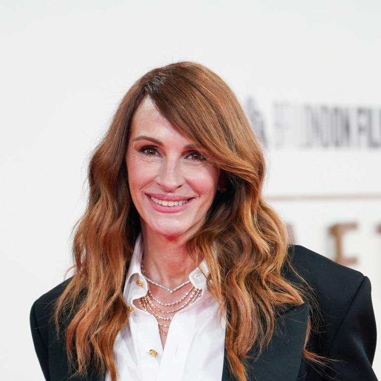 Η Τζούλια Ρόμπερτς ανεβάζει φωτογραφία με τον σύζυγό της