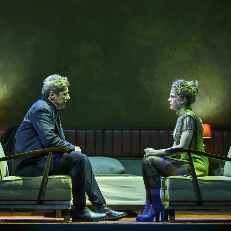 Η παράσταση Λόλα ανεβαίνει στο Παλλάς