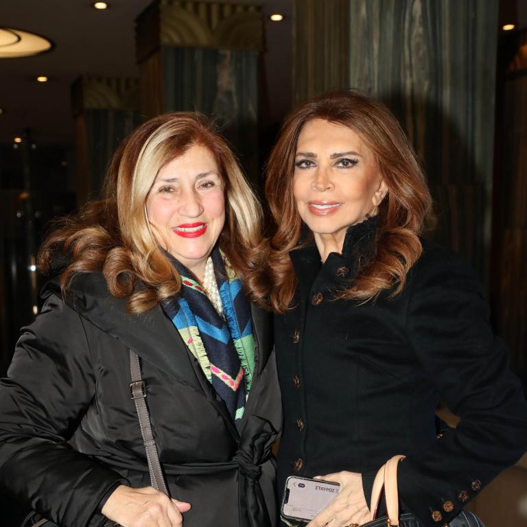 Η Μιμή Ντενίση με την αδερφή της, Σοφία/Φωτογραφία NDP