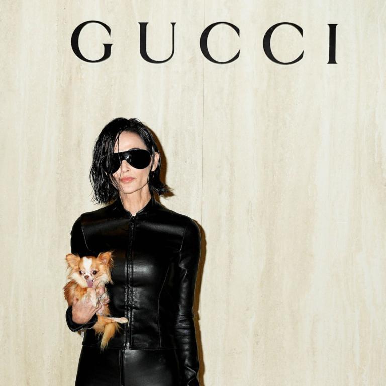 H Ντέμι Μουρ με το κοντό της κούρεμα 