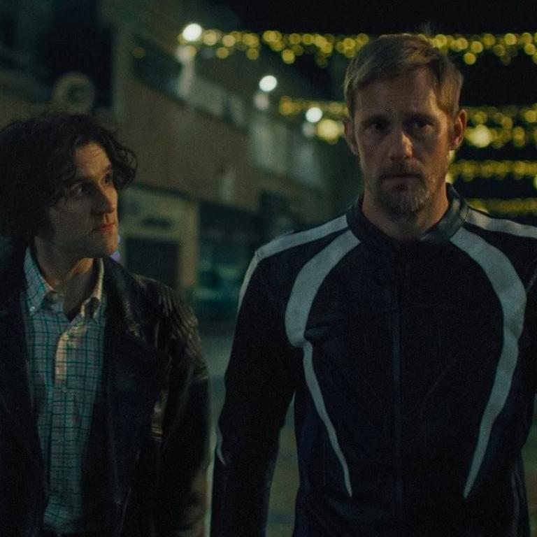 Ο Αλεξάντερ Σκάρσγκαρντ με leather look 