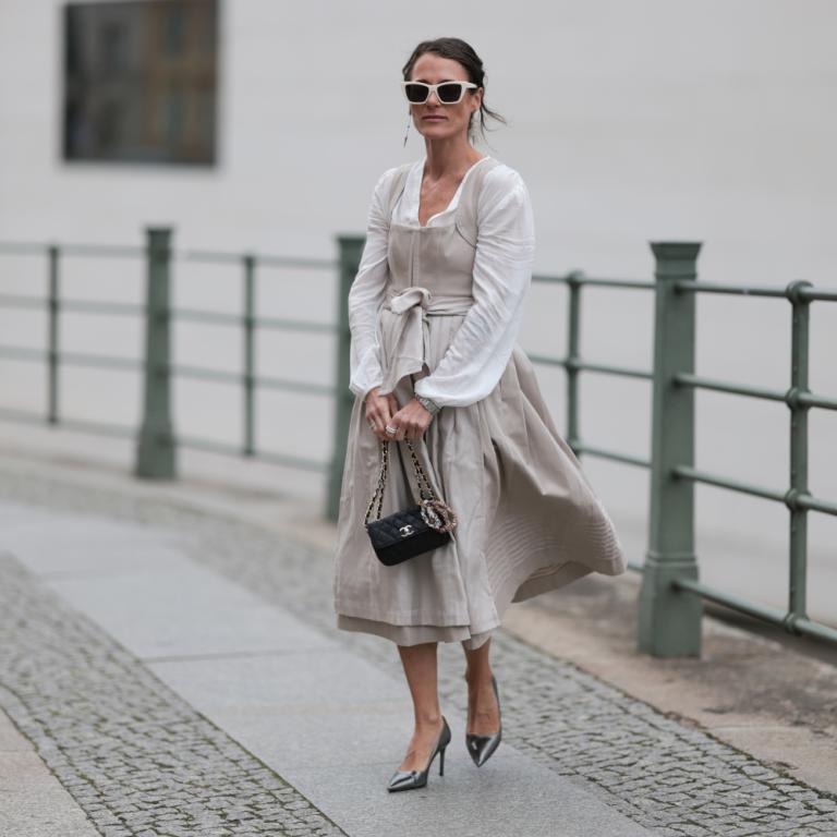 Το ρομαντικό και κομψό φόρεμα από τα Marks & Spencer που κοστίζει 25 ευρώ και πάει με όλα