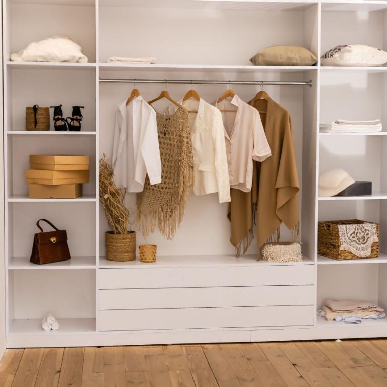 Οργάνωση ντουλάπας με αξεσουάρ ΙΚΕΑ