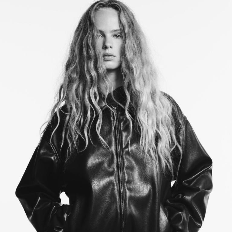 Δερμάτινο μπουφάν Zara