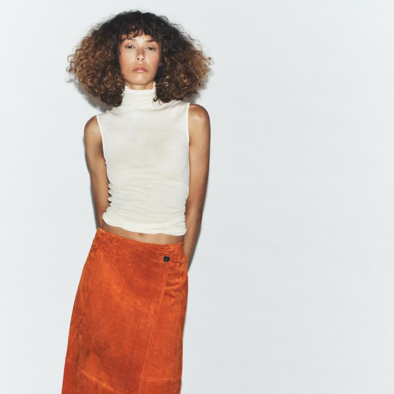 Φούστα από τα Zara