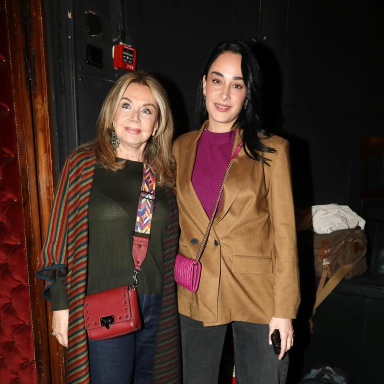 Κατερίνα Μπιρμπίλη Βαρδινογιάννη-Αγάπη Πολίτη σε βραδινή έξοδο