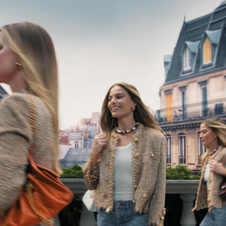 Η Μάργκοτ Ρόμπι στη νέα καμπάνια της Chanel