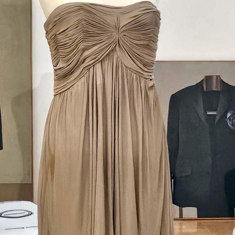 «Είσαι ό,τι φοράς»: Η έκθεση στο Μουσείο Μπενάκη που αλλάζει τον τρόπο που βλέπεις τη μόδα