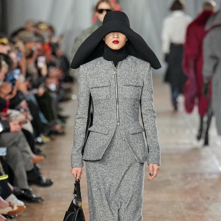 Μοντέλο του οίκου Lanvin από την Εβδομάδα Μόδας Παρισιού 2026