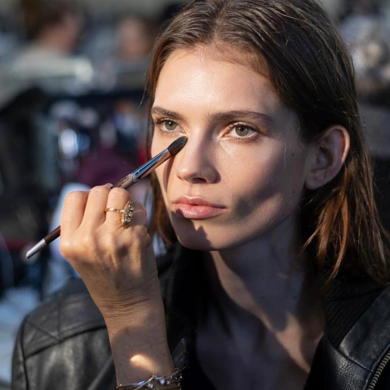 Μαύροι κύκλοι κάτω από τα μάτια; Αυτό είναι το color corrector που τους εξαφανίζει