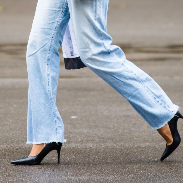  5 εύκολοι τρόποι να φορέσετε τζιν με τακούνια