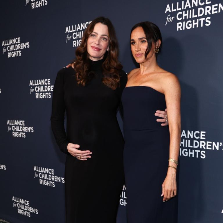 Κέλι Ζάιφεν και Μέγκαν Μαρκλ