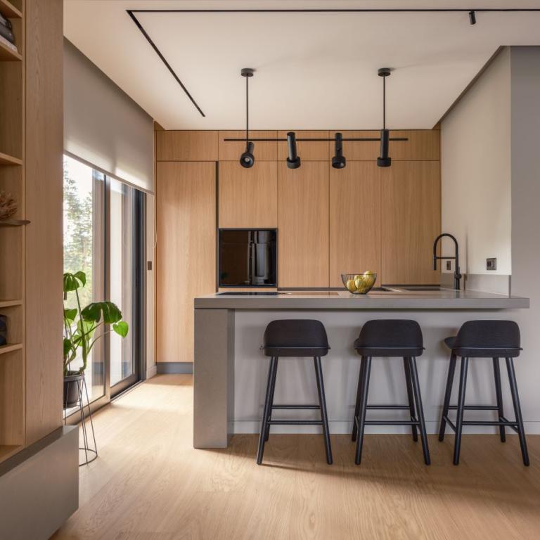 Ένα οικογενειακό σπίτι 125 τ.μ. στο Χαλάνδρι ανακαινίστηκε μοναδικά με φυσικά υλικά και Japandi αισθητική