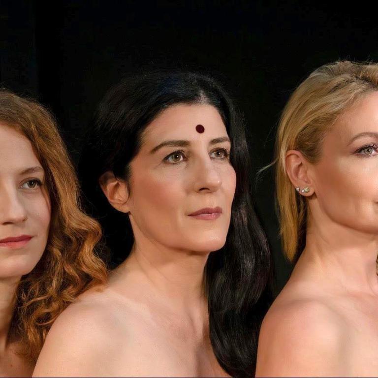 Είδαμε στο θέατρο την «Πλεξούδα»