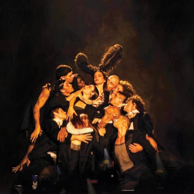 Ποια είναι η φοιτήτρια και σχεδιάστρια μόδας από τη Γαλλία που έντυσε τη Rosalía για τη συναυλία της στο Παρίσι