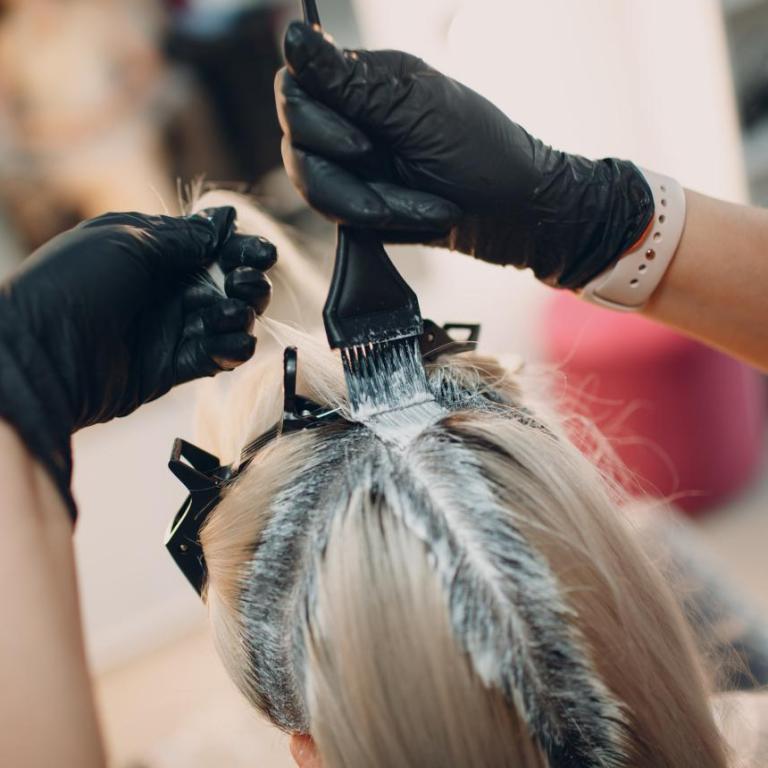 Βαφή μαλλιών