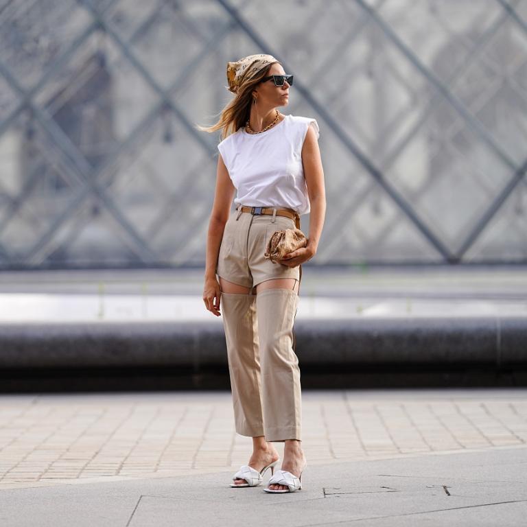 μπεζ παντελόνια