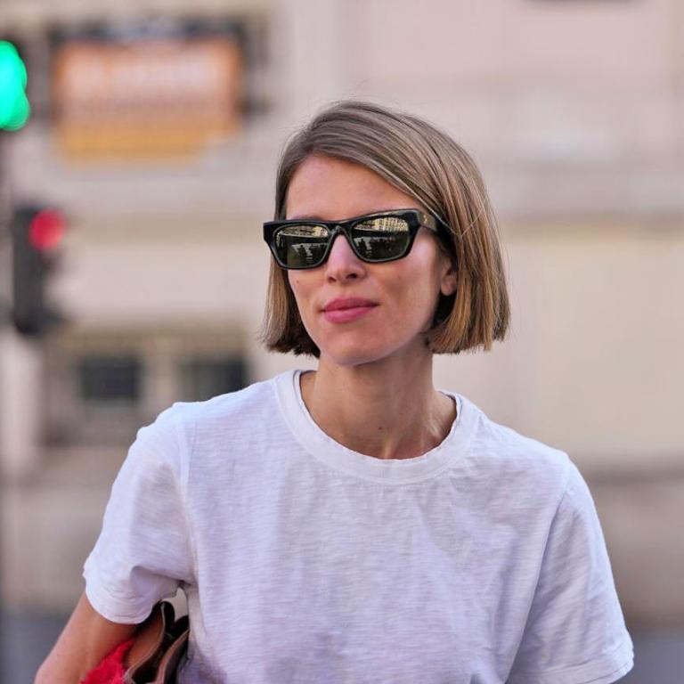 Sculpt Bob: Το πιο δημοφιλές bob της άνοιξης που σμιλεύει το πρόσωπο χωρίς μακιγιάζ