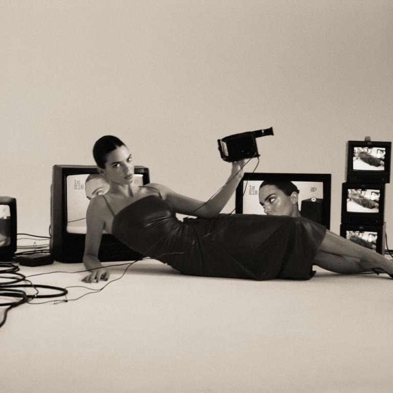 Η Κένταλ Τζένερ στη καμπάνια του FWRD 2024