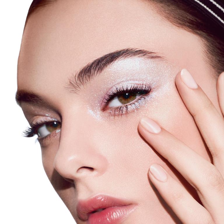 Dior: Η μάσκαρα που υπόσχεται όγκο και διάρκεια 48 ωρών επιστρέφει σε νέα εκδοχή