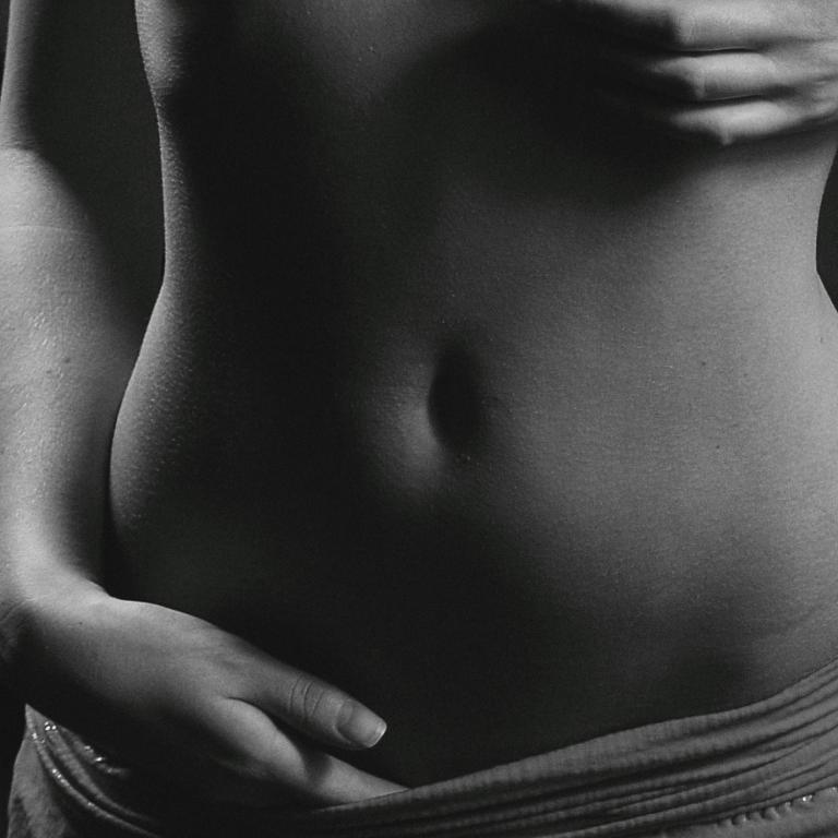 Επίπεδη κοιλιά χωρίς κοιλιακούς: Τα 5 γεύματα που καίνε το λίπος