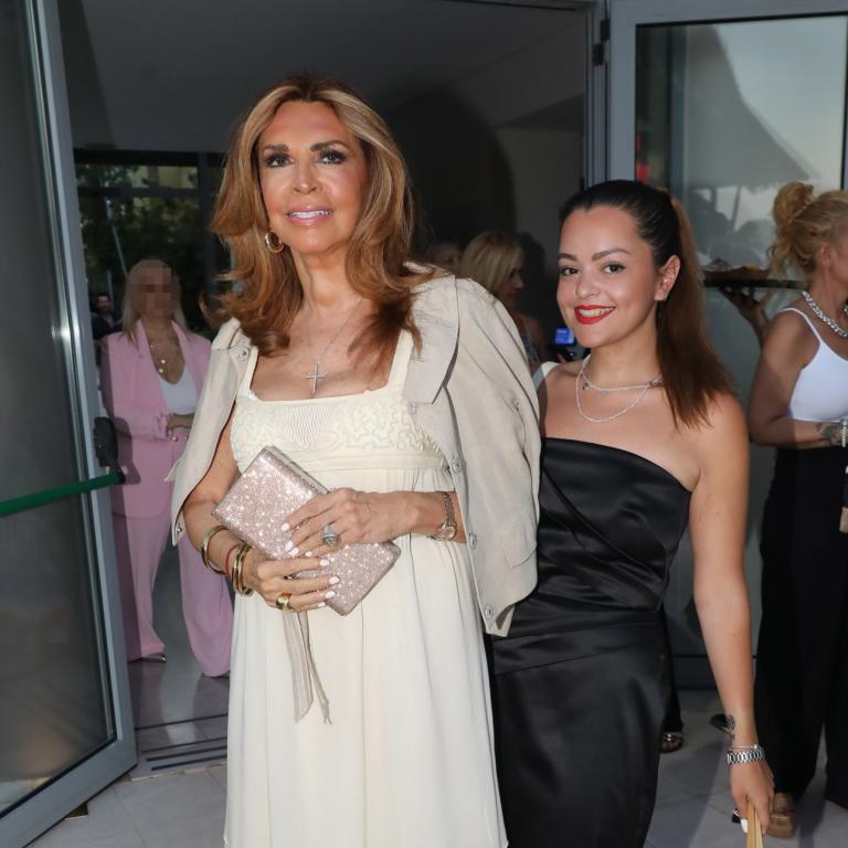 Η Μιμή Ντενίση μαζί με την κόρη της/Φωτογραφία NDP 