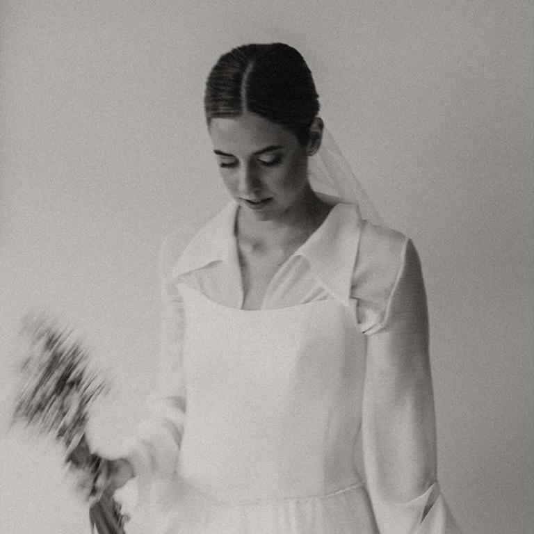 Νύφη με κορσέ και πουκάμισο - Φωτογραφία Instagram: La Gaveta