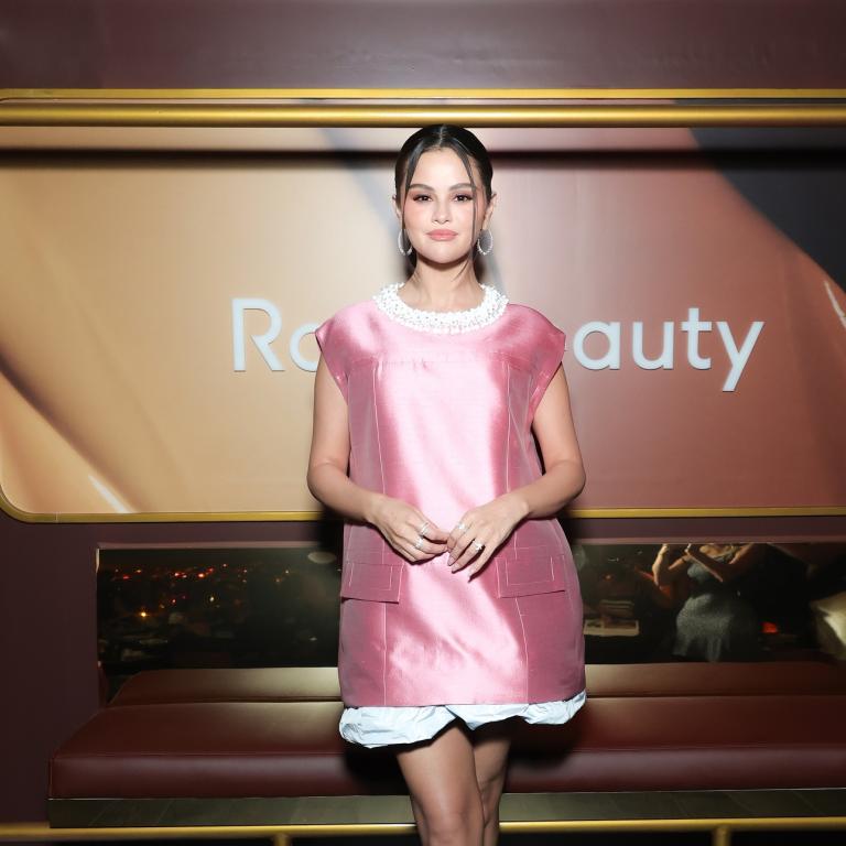 Η Σελένα Γκόμεζ στην παρουσίαση του Rare Beauty/Φωτογραφία Getty Images 