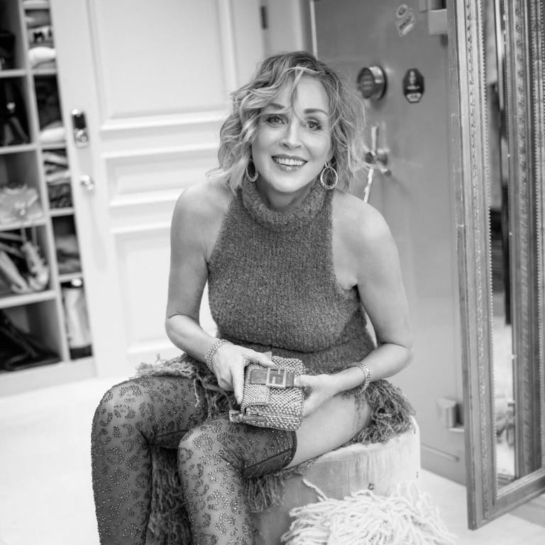 Η Σάρον Στόουν αποκαλύπτει το καλύτερο φιλί στο Χόλιγουντ 