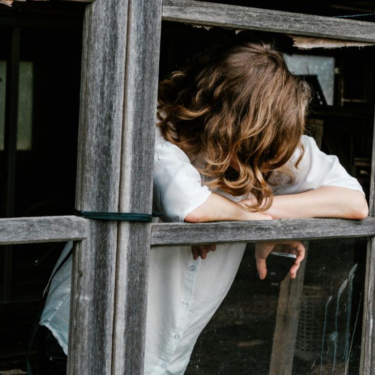 Απεγνωσμένη γυναίκα 