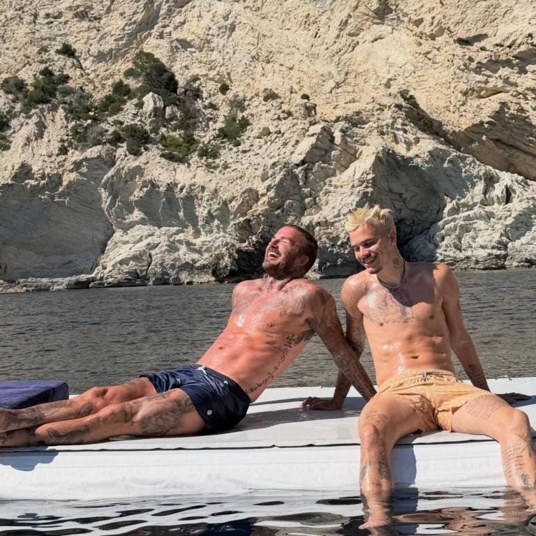 Romeo και David Beckham με μαγιό