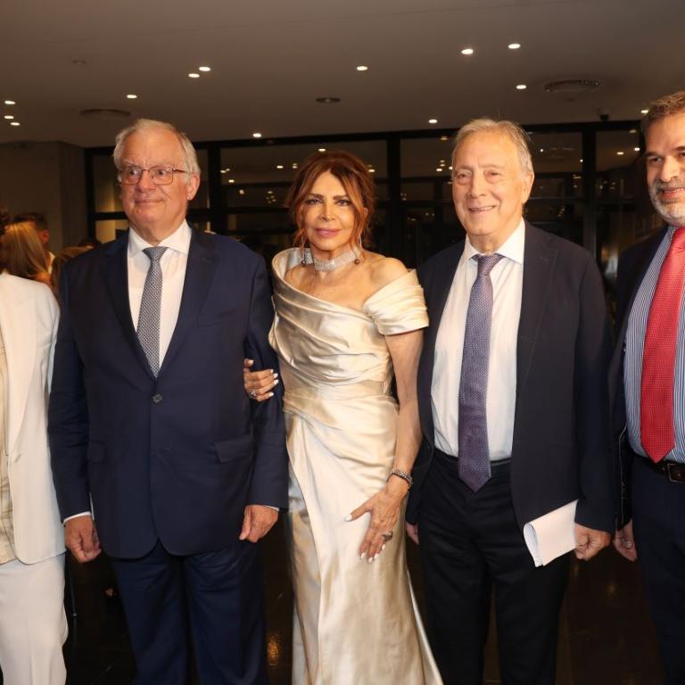 Προβολή ντοκιμαντέρ της Ντενίση