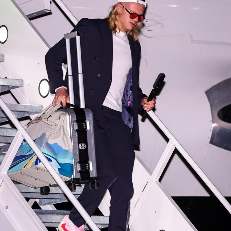 Ο Έρλινγκ Χάλαντ με την τσάντα Hermès