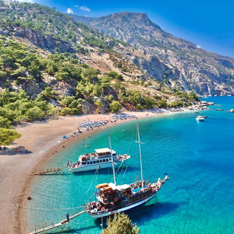 Η παραλία Άπελλα στην Κάρπαθο