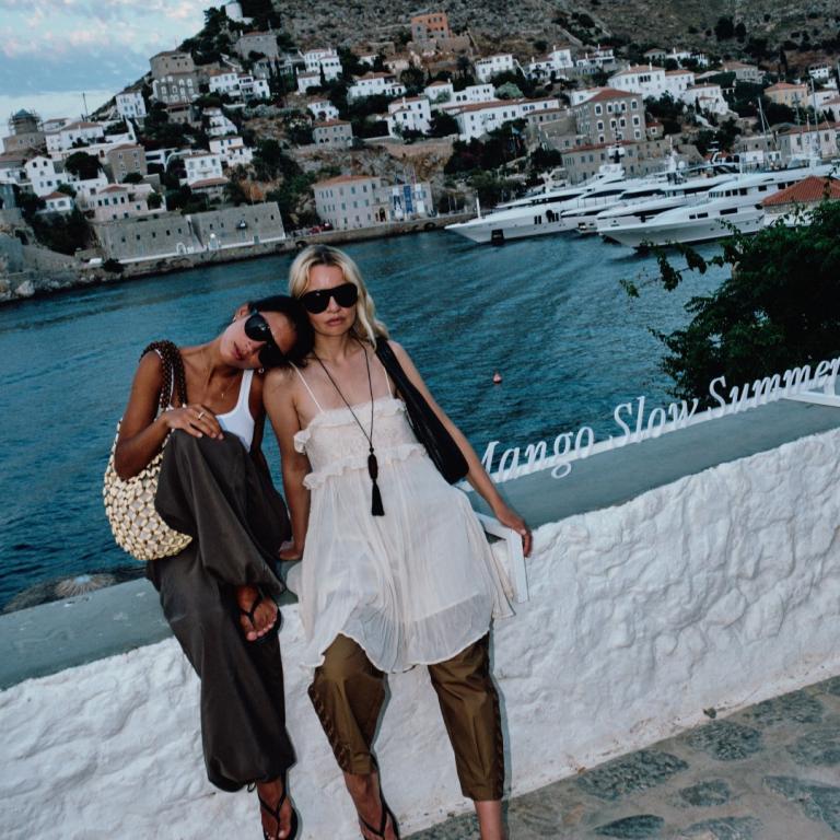Moya, Stephanie Broek/ Φωτογραφία: Mango